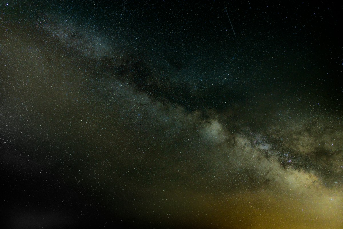 The Milky Way stretches across a star-filled night sky. Illustrative photograph, not an image of the specific event or discovery reported.